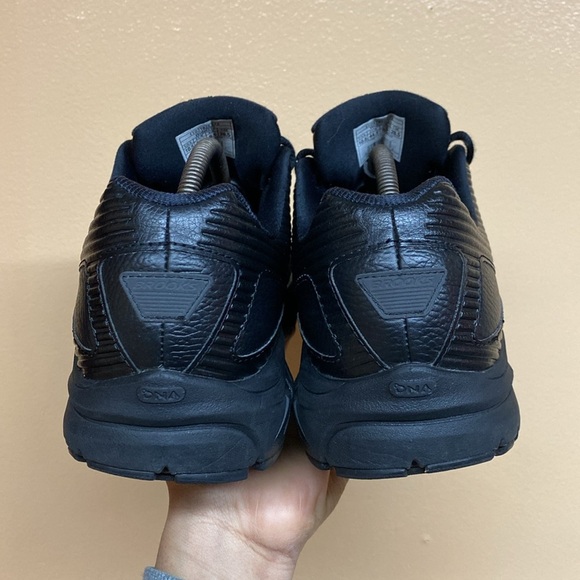 Brooks Addiction Slip Resistant Walker “Triple Black” - Picture 5 of 16